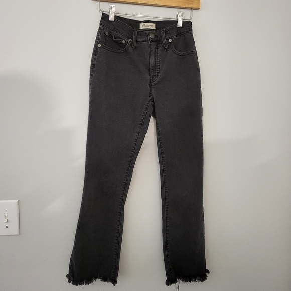 Madewell Cali Demi-Boot Jeans in Berkeley Black: Chewed-Hem Edition - Picture 4 of 9